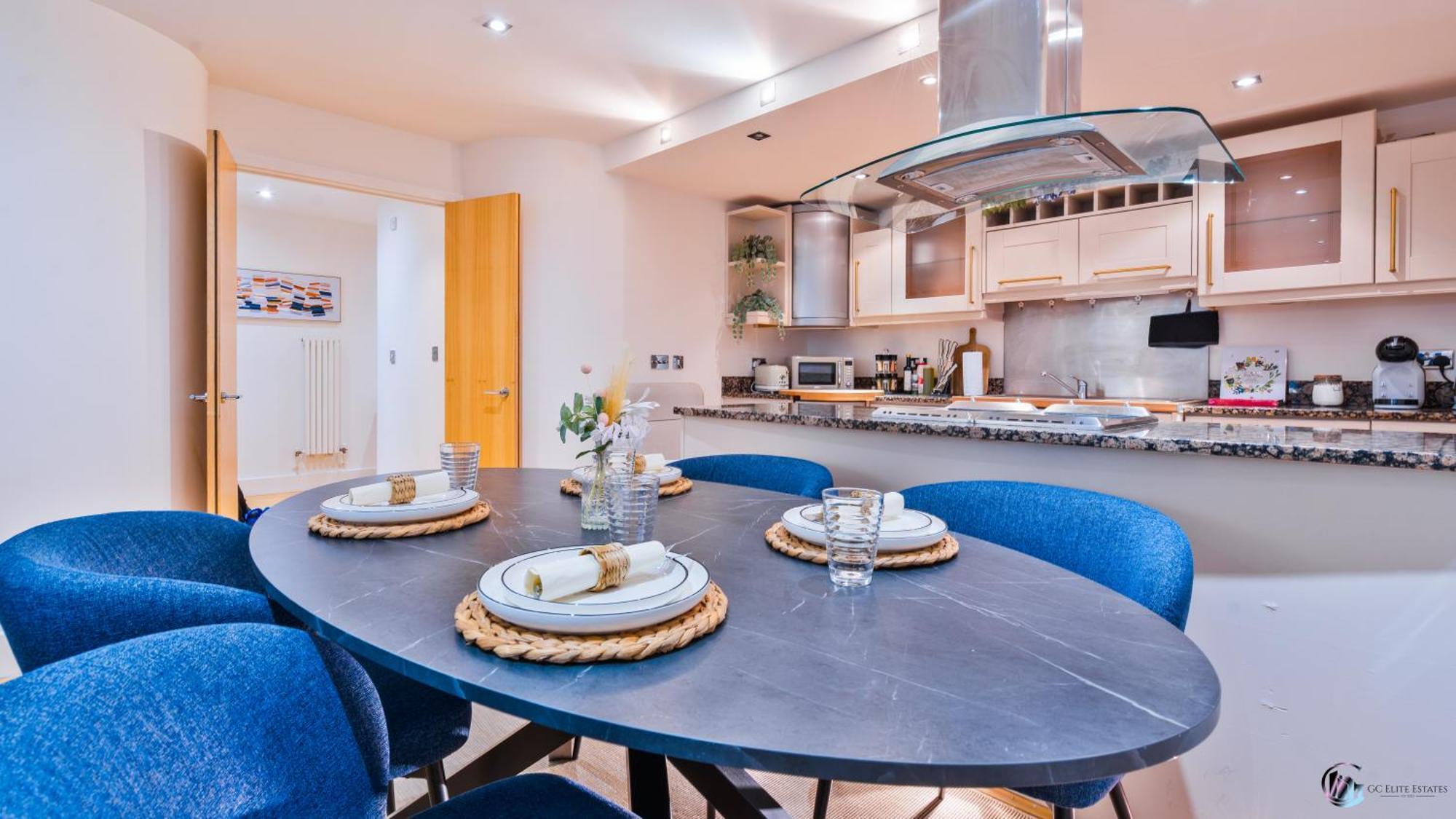 Appartamento Canary Wharf Balcony & Waterfront 2-bed, 2-bath Londra